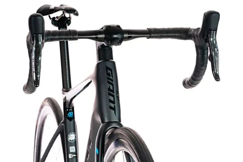 2020 Giant Defy Advanced Pro 0 Red Carbon Road Bike in Grey-7