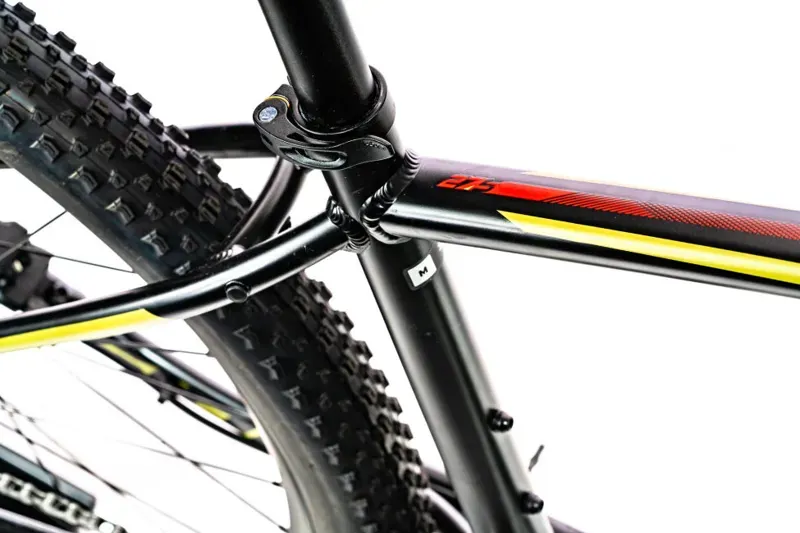 2020 Giant Talon 3 Hardtail Mountain Bike in Black-1