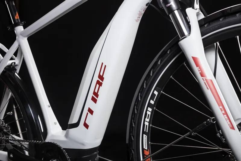 2019 Cube Touring Hybrid 400 Electric Bike in White-3